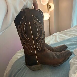 Size 10 women’s shayanne boots